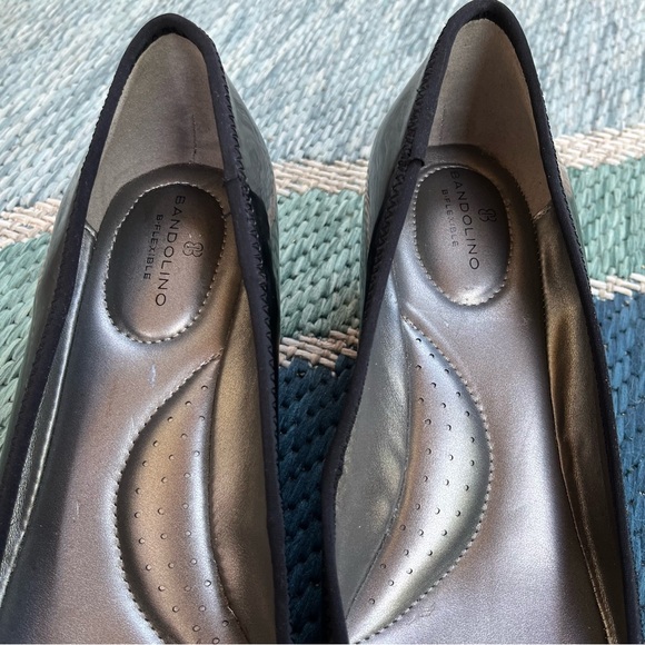 Bandolino black patent buckle front wedge pumps - Picture 2 of 11